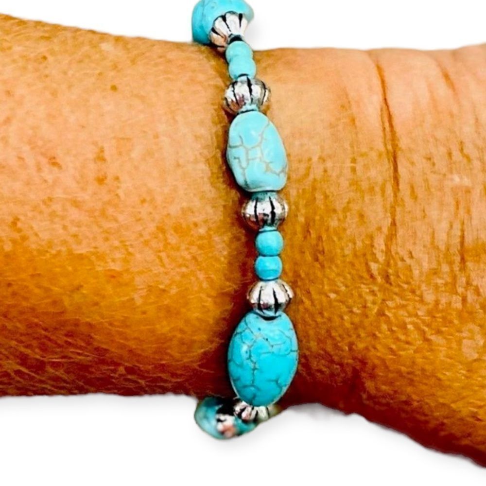 Western Turquoise Silver Beaded Stackable Bracelet -NWT
